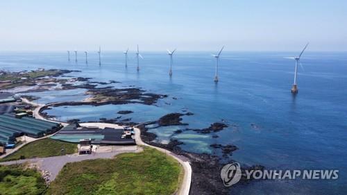내년 태양광 등 재생에너지 예산 줄어…원전은 500억 확대